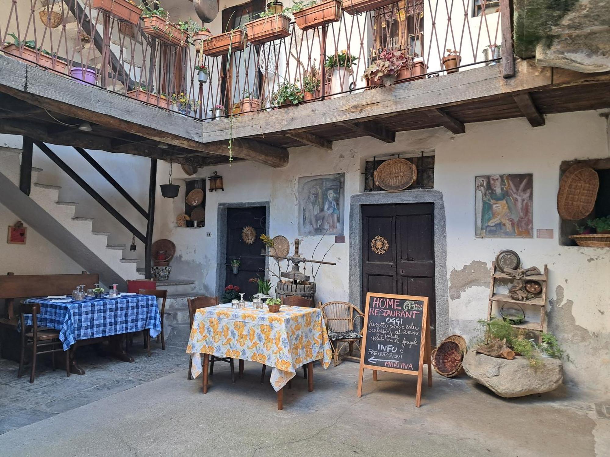 La Corte Del Poeta Arcumeggia Buitenkant foto